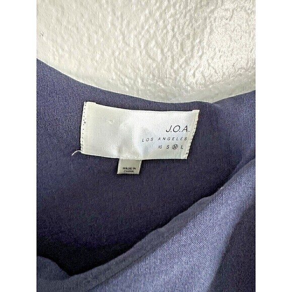 JOA Los Angeles Blouse Womens Size Medium Ruffle Trim Shoulder Cami Top Navy - Picture 3 of 4